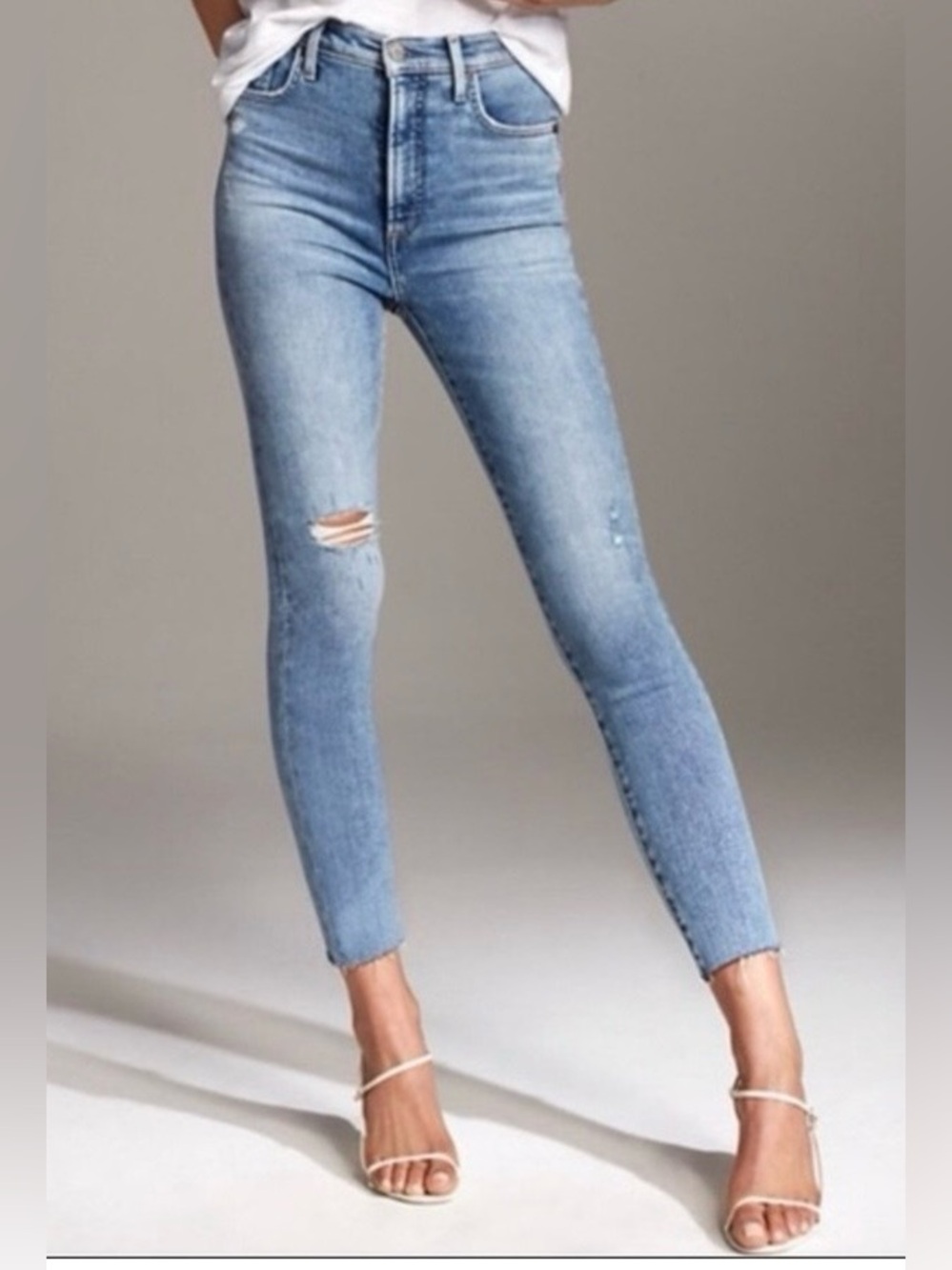Aritzia Denim Forum The Lola High Rise Skinny Crop Jeans Distressed Light Wash